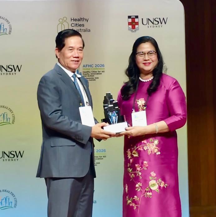 Phnom Penh Receives WHO Award for Efforts to Improve Road Safety