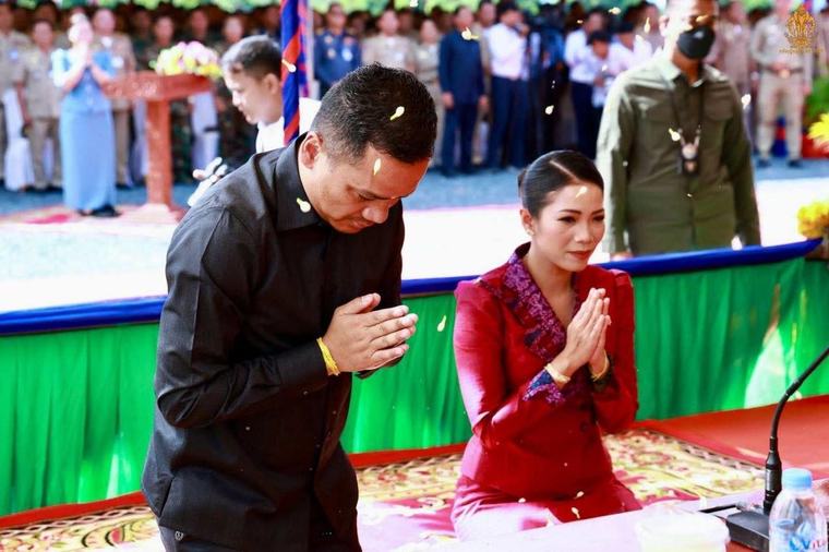 ឯកឧត្តមឧបនាយករដ្ឋមន្ត្រី ស សុខា ណែនាំឱ្យកងកម្លាំងនគរបាល ត្រូវធ្វើជាគំរូក្នុងការគោរព អនុវត្តច្បាប់ ដោយការអនុវត្តវិន័យ ត្រូវចាប់ផ្តើមពីមន្ត្រីនគរបាលជាមុនសិន មុននឹងចុះអនុវត្តចំពោះប្រជាពលរដ្ឋ